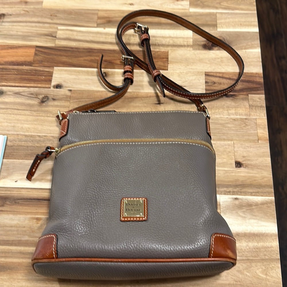 Dooney & Bourke purse shoulder handbag authentic with paper work and storage bag